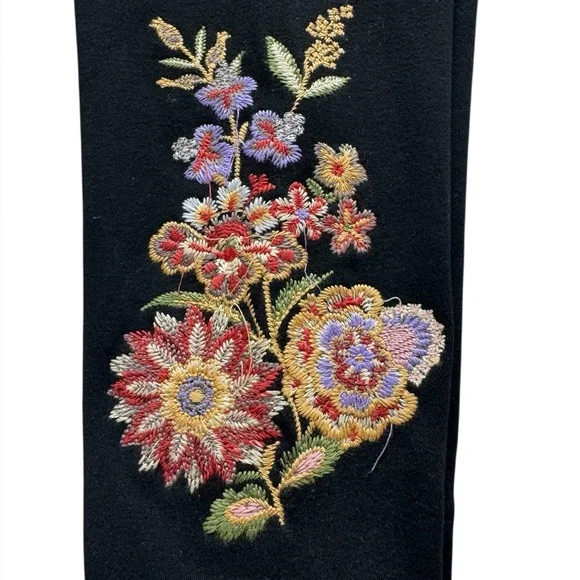 Paparazzi Black Floral Embroidery Leggings Size Small - Picture 5 of 11